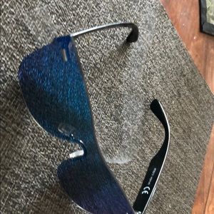 Men’s sunglasses blue lens